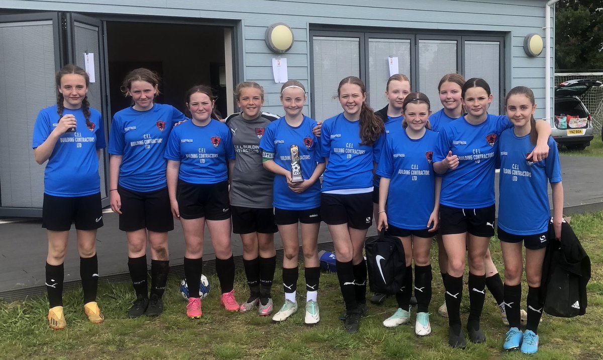 KennettFoxes's tweet photo. Well done to our U9’s & U13’s claimed the Challenge cups. U9’s had a very even match with @IslehamLFC ended 1-1 so the trophy was shared🏆sponsored @EdmondsonHall U13’s put in a very impressive performance v Linton Aztecs, goals Eva⚽️⚽️Abs⚽️⚽️⚽️Aliona⚽️ Izzy⚽️#teamkennett🦊🏆 https://t.co/YG7FwD8Dnx