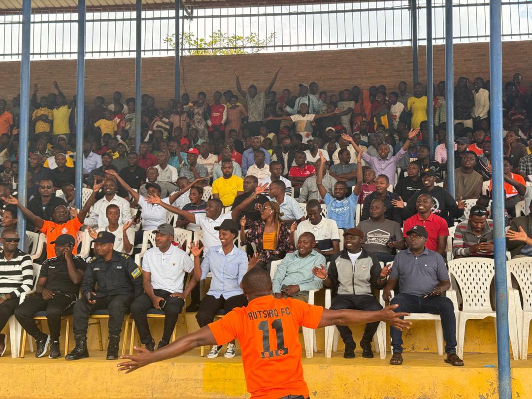 alphonsenkunda's tweet photo. #Rutsiro Fc yatsinze #IntareFC ibitego 2-0 yiyongerera amahirwe yo kuzamuka mu Cyiciro cya Mbere.
Mu gihe habura imikino ibiri ngo imikino ya play-offs isozwe, amakipe akurikiranye kuri ubu buryo:
1. Vision FC 10 pts
2. Rutsiro FC 7 pts
3. AS Muhanga 4 pts
4. Intare FC 1 pt https://t.co/D2ToPQKofr