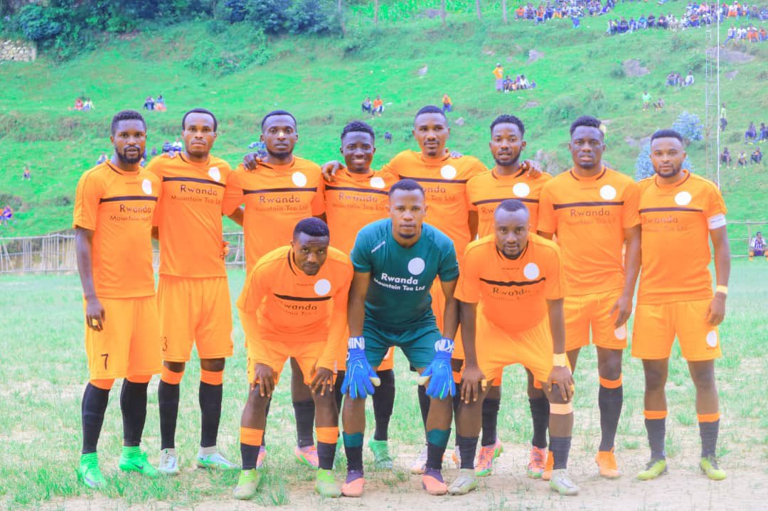 alphonsenkunda's tweet photo. #Rutsiro Fc yatsinze #IntareFC ibitego 2-0 yiyongerera amahirwe yo kuzamuka mu Cyiciro cya Mbere.
Mu gihe habura imikino ibiri ngo imikino ya play-offs isozwe, amakipe akurikiranye kuri ubu buryo:
1. Vision FC 10 pts
2. Rutsiro FC 7 pts
3. AS Muhanga 4 pts
4. Intare FC 1 pt https://t.co/D2ToPQKofr