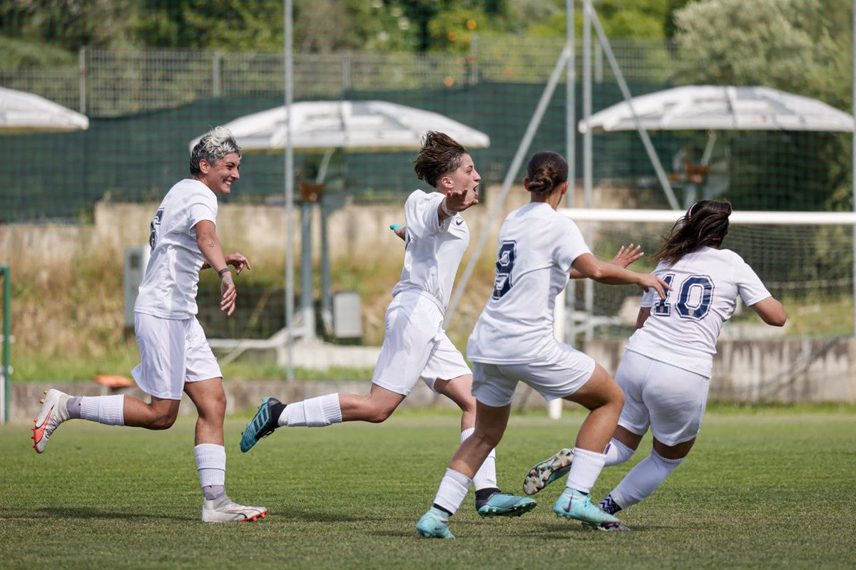 CosenzaOfficial's tweet photo. La stagione magica del Cosenza femminile… continua! 💥❤️💙

Vincendo 9-0 a Potenza le Lupe, già campionesse dell’Eccellenza, si sono qualificate alla semifinale di Coppa Italia nazionale. Bravissime! 🐺🇮🇹

#ForzaLupe https://t.co/I6veT66d1u