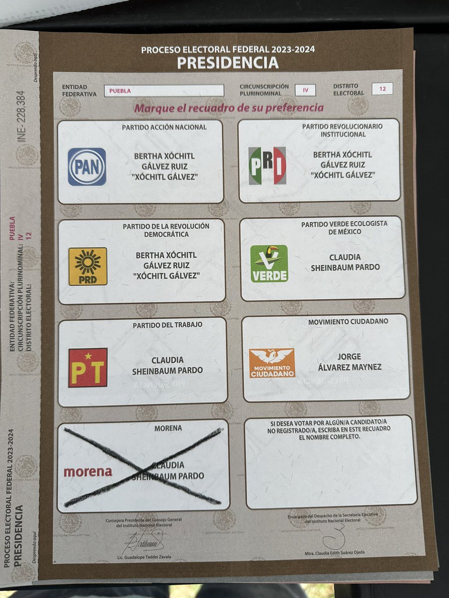 agarcia2978's tweet photo. Votando como se debe! 🇲🇽💪
#TodoMorena
#6de6 https://t.co/Mrey20KcfE