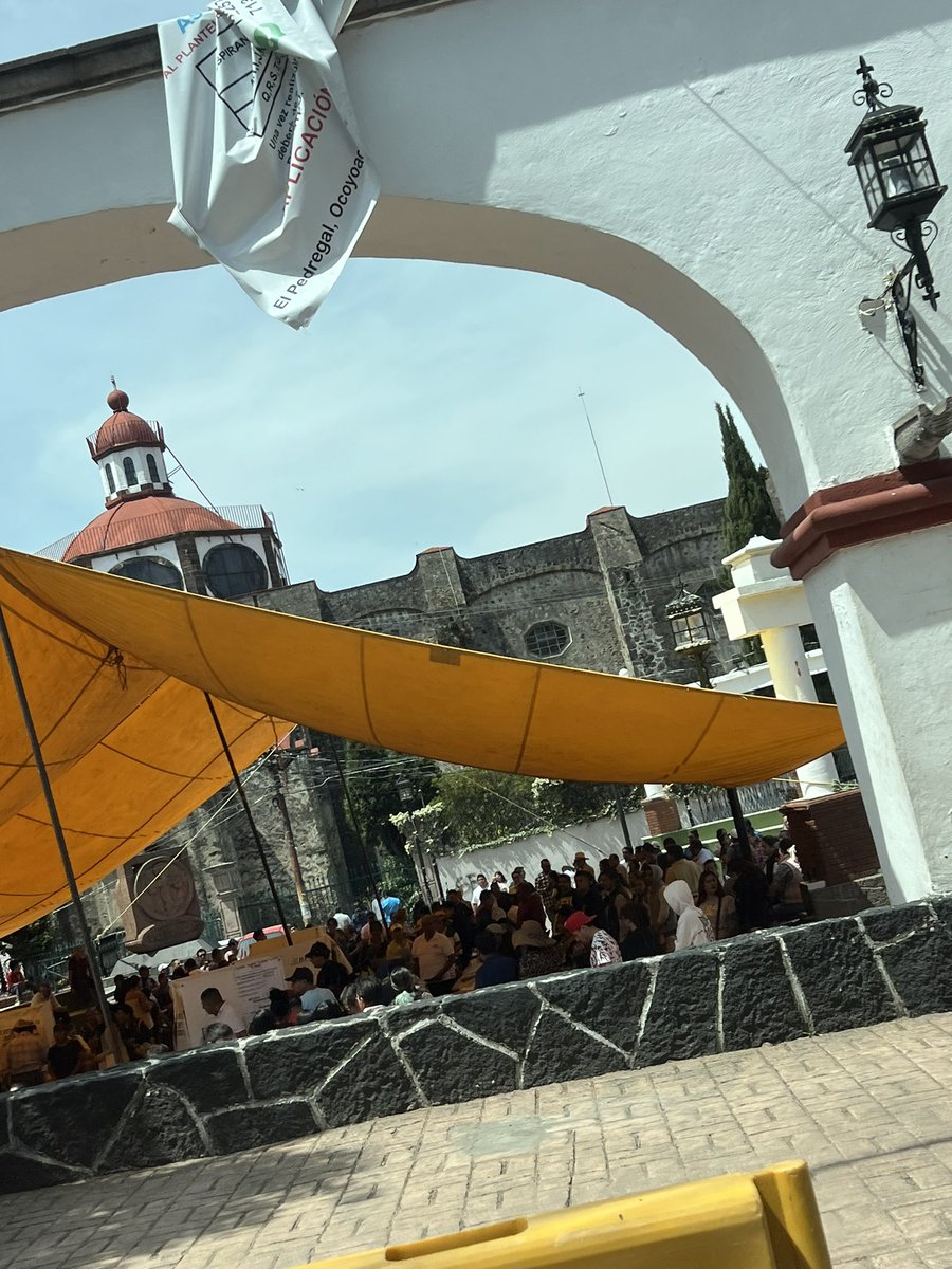 columbaa's tweet photo. @beltrandelrio Así en dos casillas del EdoMex, muchísima participación, pero se nota el intento de mermar la eficacia del INE, pero aún así,aquí estamos. https://t.co/ygNd8cE8AT