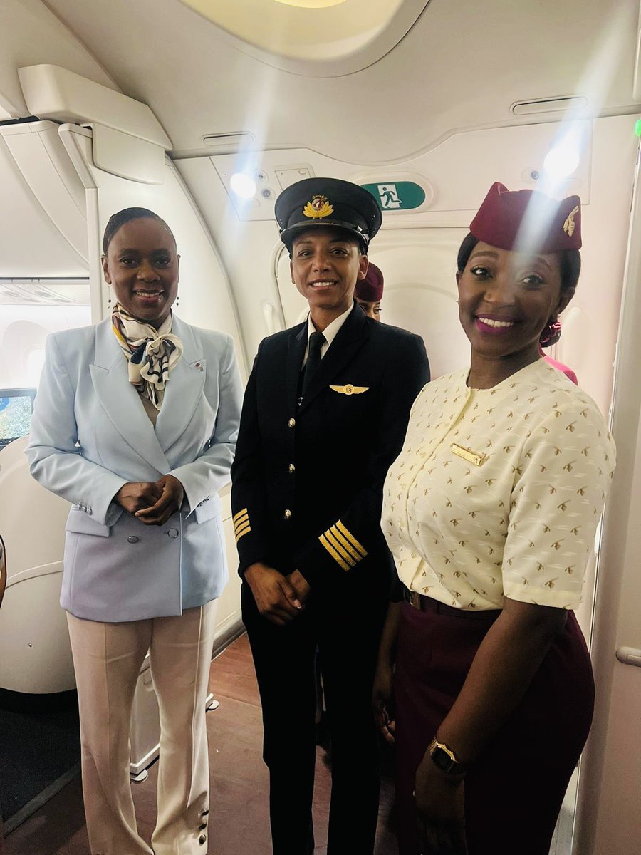 valeriekabeya's tweet photo. Ce moment unique met en exergue la place que la femme a dans la société congolaise. Ce fut un honneur d’être entourée de femmes exceptionnelles qui brillent chacune dans leur domaine et exudent l’excellence. 
Merci encore mesdames.
@lusakuenoc @TopCongo @theflyness19
#Pourlecongo #RDC #DRC #BendeleEkweyaTe