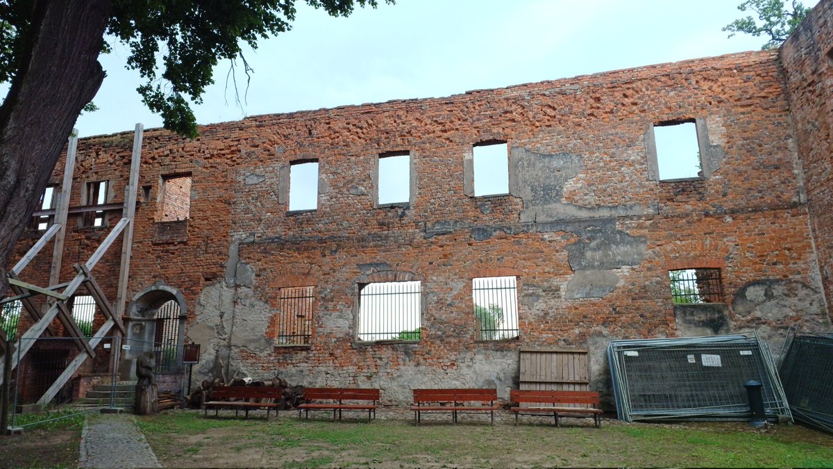 Anna Rake tweet media