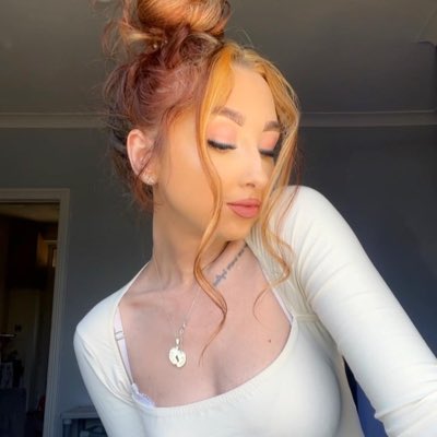 JessGerrard_'s tweet photo. #NewProfilePic https://t.co/9ySPiIXijA
