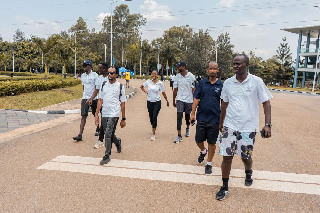TrAC_Rw's tweet image. Kicking off June with a blast, the team rocked National Car-Free Day with some serious sweat and laughter! 

Let's keep that energy soaring💪😎

#Happynewmonth #HealthyLiving 
#TeamSports #StayActive #MonthlyActivities #Activelifestyle