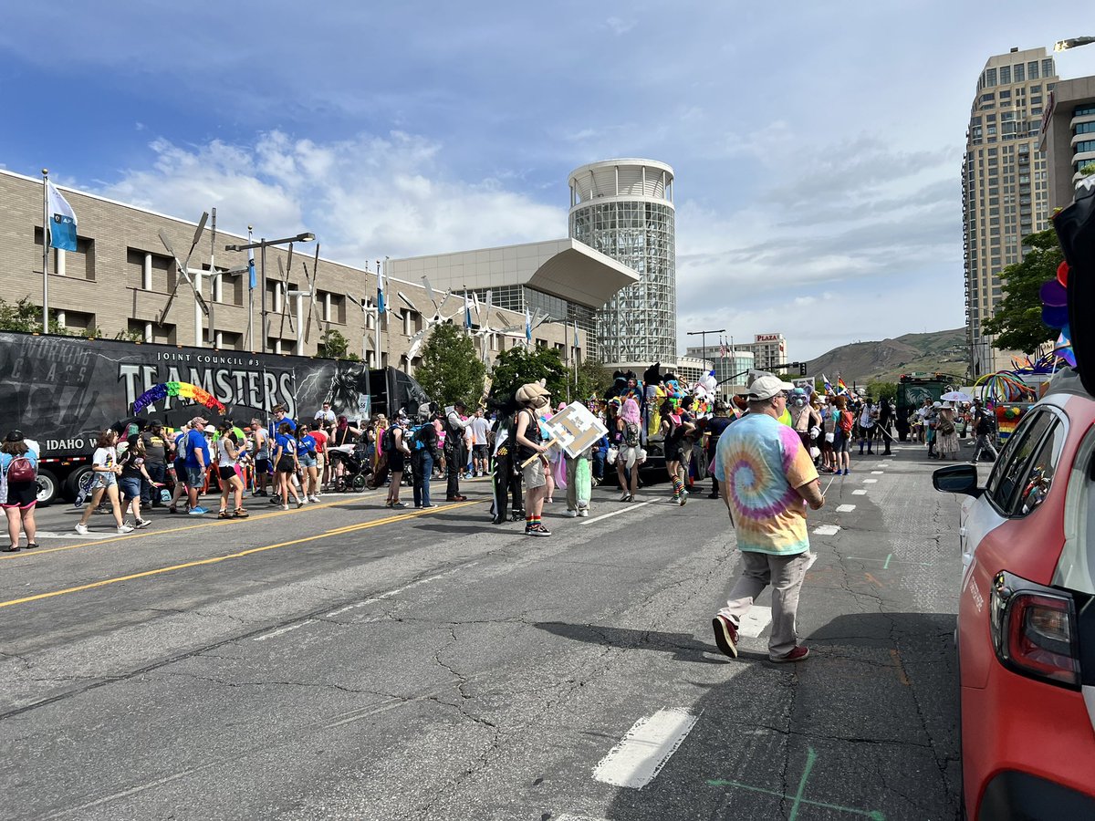 MrsBrowniscool's tweet photo. Walking in the Pride Parade this morning!🏳️🌈🏳️⚧️🏳️🌈🏳️⚧️ #ufirst #pride https://t.co/Zxka0mwdvY