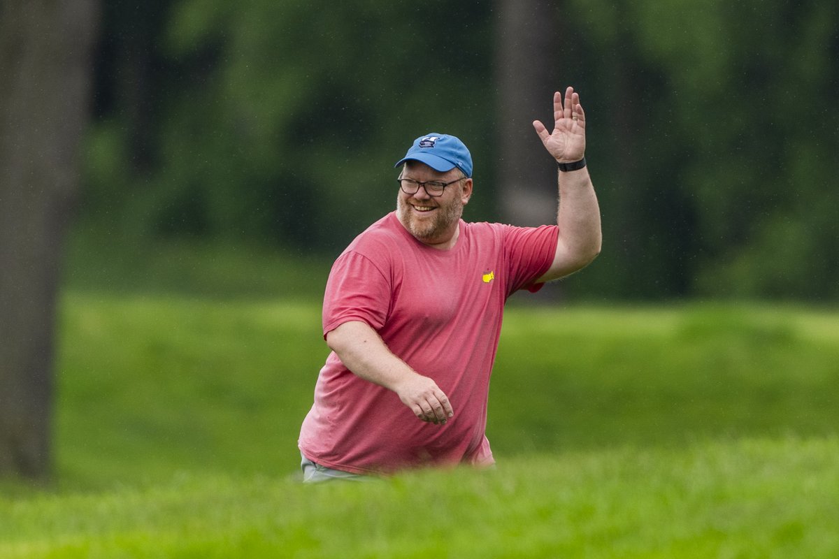 Not all heroes wear capes, but some wear bibs.

RT to thank Paul Emerson for stepping up in caddie relief! 

<a href="/ctpangolf/">C.T. Pan</a> | <a href="/PGATOUR/">PGA TOUR</a> | #RBCCO