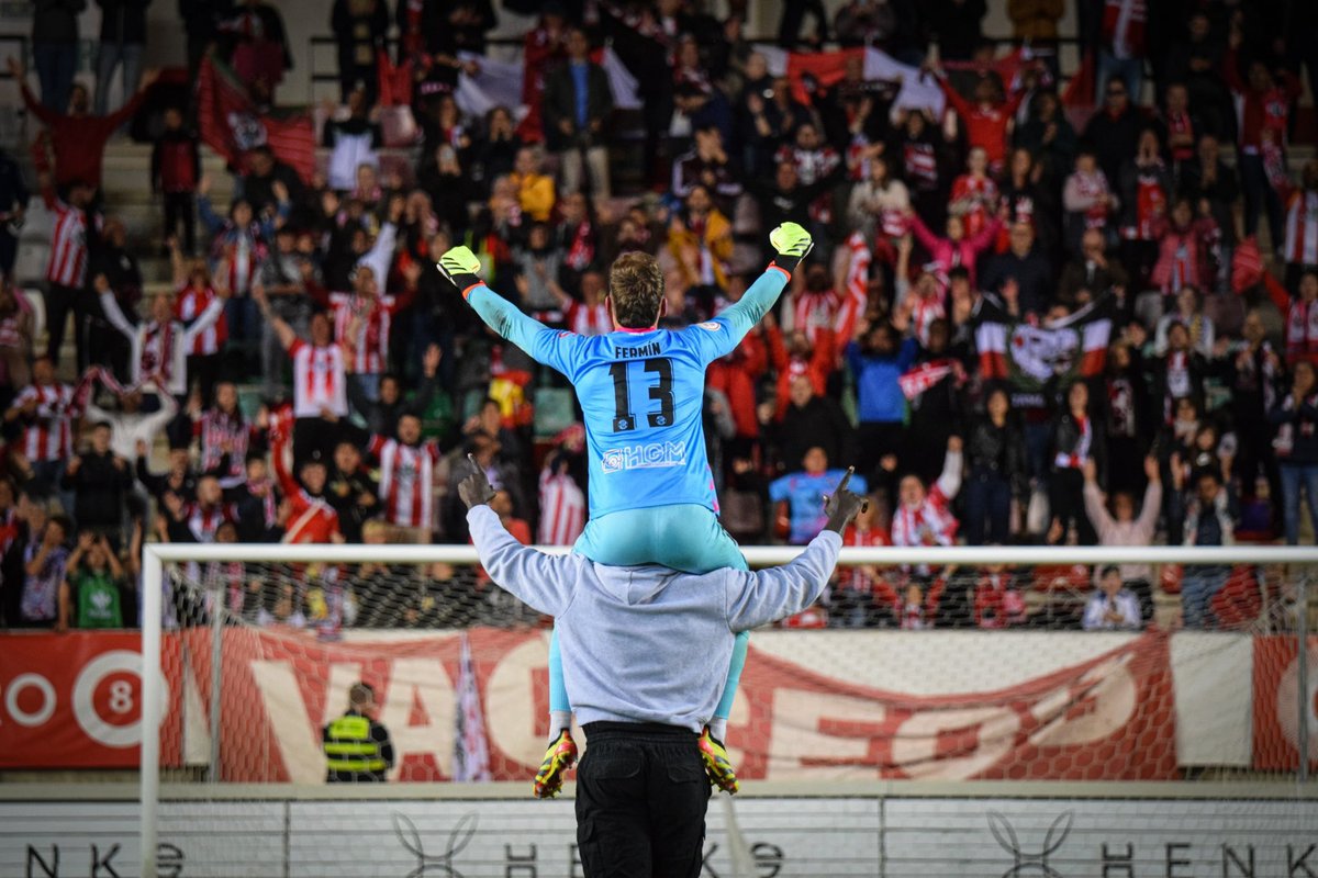 El premio para quien nunca deja de intentarlo, porque el fútbol tarde o temprano te devuelve todo lo que le das. Muchos años de trabajo, que por fin tienen su recompensa. Sólo tienes lo que te mereces 🦍

Has sido, eres y serás siempre mi referente.Orgullo🫡 ❤️🫶🏼

Te quiero 😭
