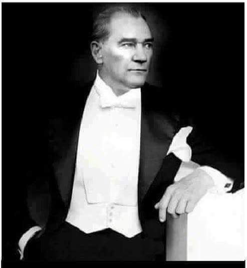 Bilinmesi gereken gerçekler.
Bir insanın kimliği, onun onurudur.
Ekmek kadar kutsaldır..... 

TÜRKLÜK KAVRAMI
Türk; Yavuz Sultan Selim'e göre, eşekti
Türk; Koçi Beye göre, mezhepsiz ecnebiydi…
Türk; Hoca Saadettin Efendi'ye göre, leşti, hilebazdı, aşağılıktı…