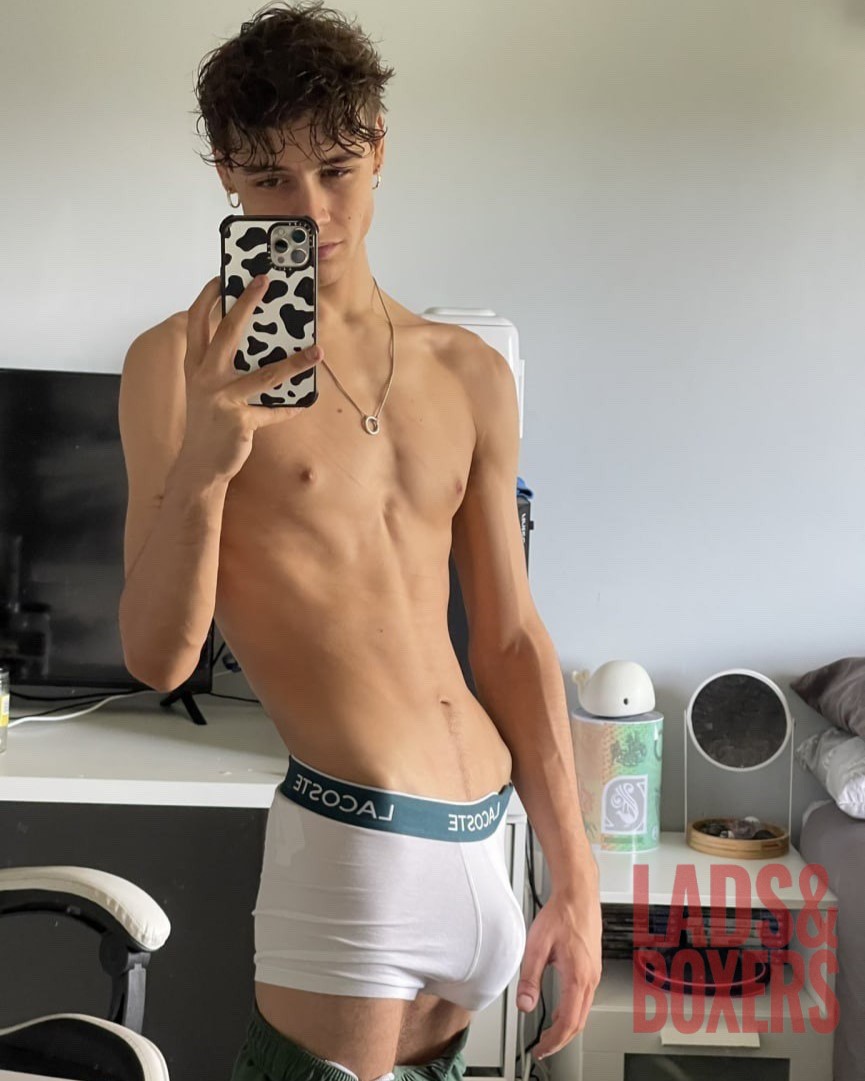LadsAndBoxers's tweet photo. https://t.co/UrZPNicUh3