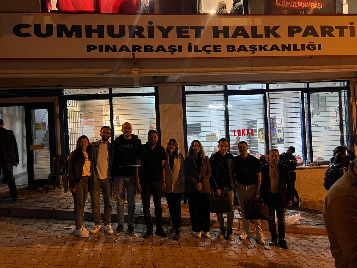 chpyenigenc's tweet photo. PINARBAŞINDA ZAFER YENİDEN BİZİM! Y.mahalle Gençlik K. Hukuk Kom. Çankaya İlçe B. Hukuk Kom. beraber sandık güvenliği için desteğe gittiğimiz Pınarbaşından zaferle dönüyoruz. B.Bşk. Deniz Yağan’a,Pınarbaşı İ. Başkanlığımıza ve Pınarbaşı Gençlik K. tebrik eder, başarılar dileriz. https://t.co/aKcuaOoSob