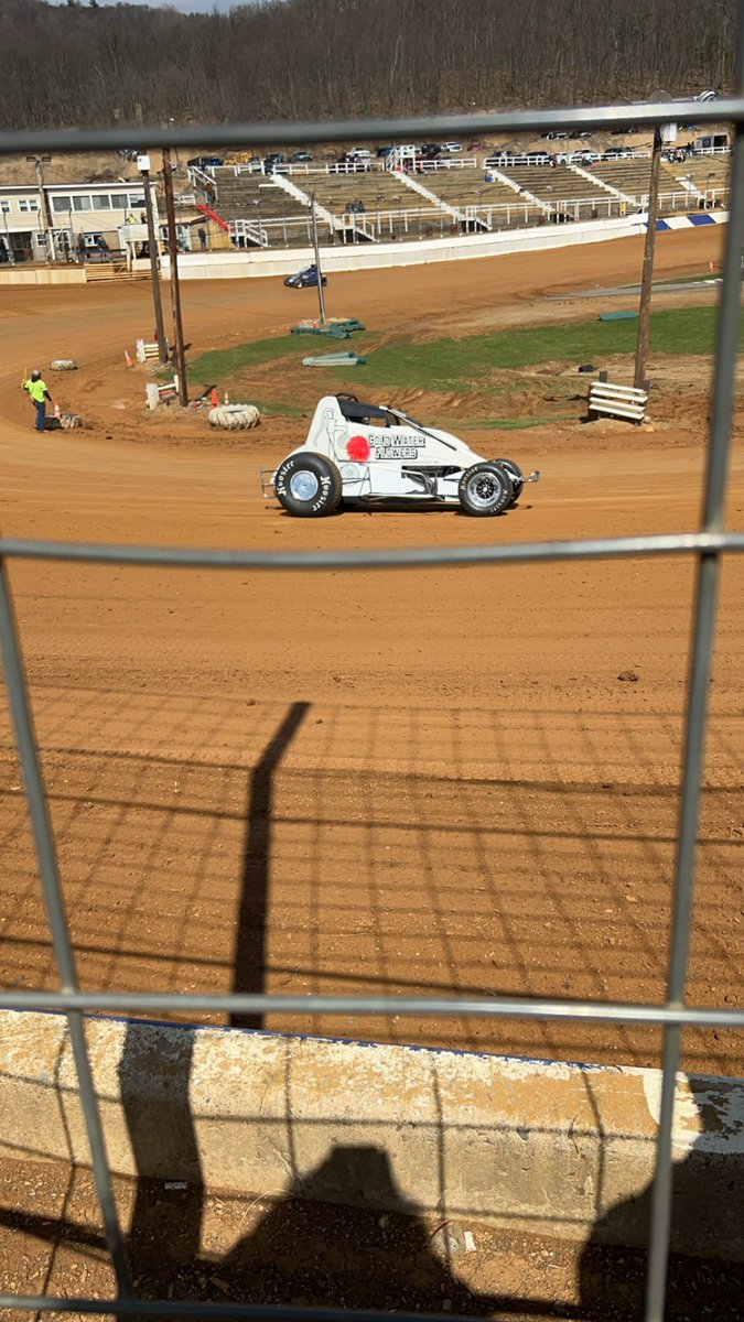 DavidKOkid's tweet photo. New car for the 2024 season out of the Uber as @OHduanehancock would say and into a wingless super sportsman @DirtNerds https://t.co/0LSlLAqcJm