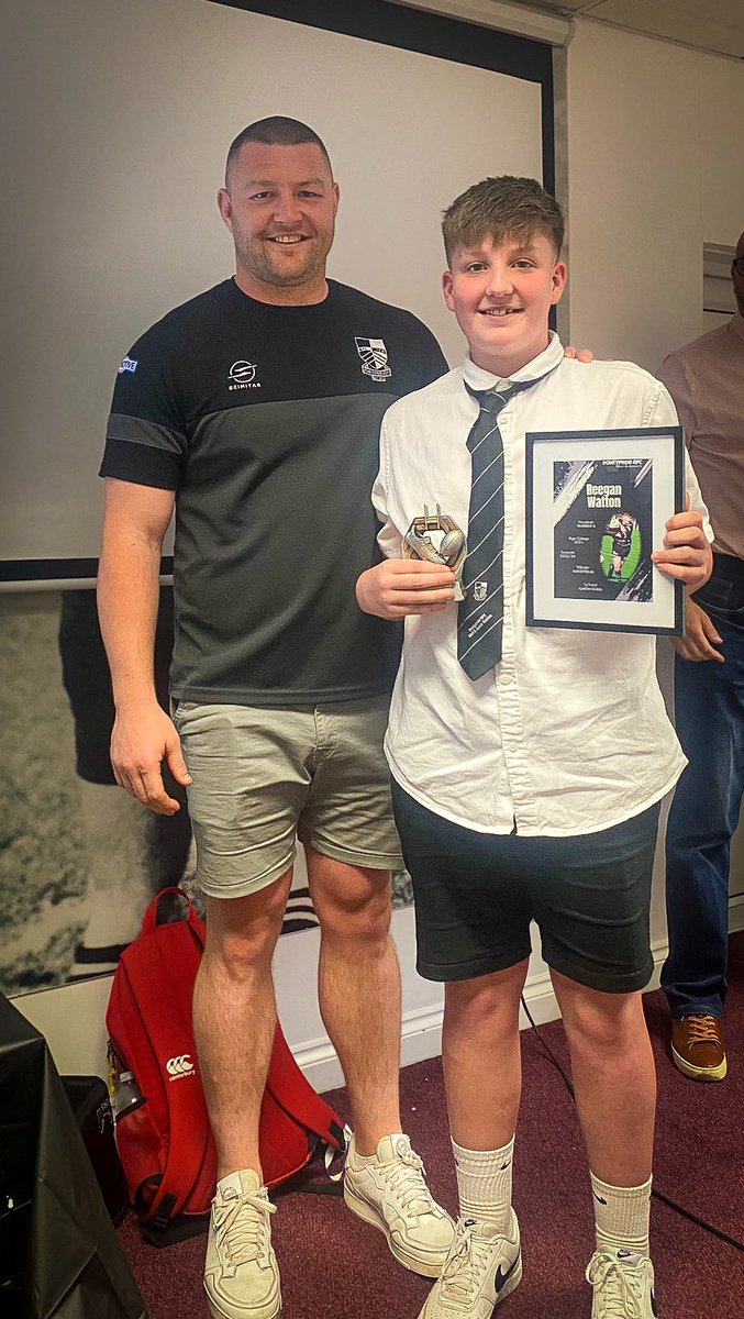 CarlyMorgan_'s tweet photo. Fabulous day for Presentation yesterday!
U12’s season done, bring on U13’s 🖤🤍
Big thank you to @PontypriddR for organising a fantastic day for everyone and a big thank you to @Kparker1991, the boys were chuffed to receive their trophies from their club captain! #ole https://t.co/Su6sybju6K