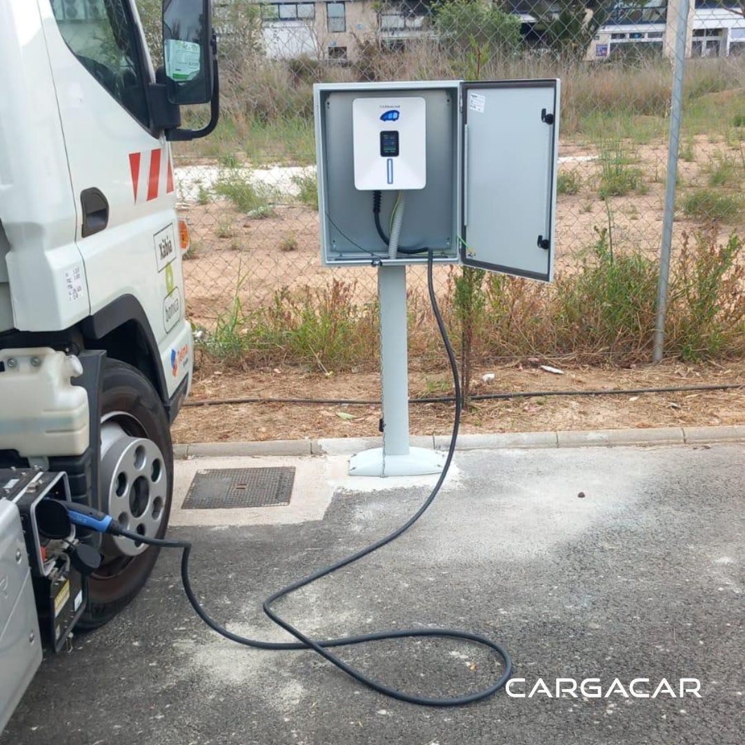 cargacar_es's tweet photo. Recargando un camión🚛 en #Jávea para Recogida de Residuos Sólidos Urbanos, con un cargador Woltio Pro de 7,4kW.⚡para vehículos eléctricos.
https://t.co/KFuWAsyFqs
#cargarcocheelectrico #vehiculoselectricos #cocheselectricos #movilidadsostenible #movilidadelectrica #cargacar https://t.co/ZvLY0UyuQn