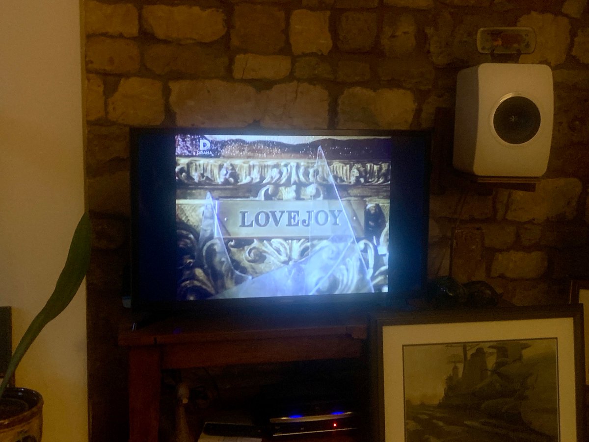Ah, another wartime Antiques Roadshow special. Lovejoy it is then…
