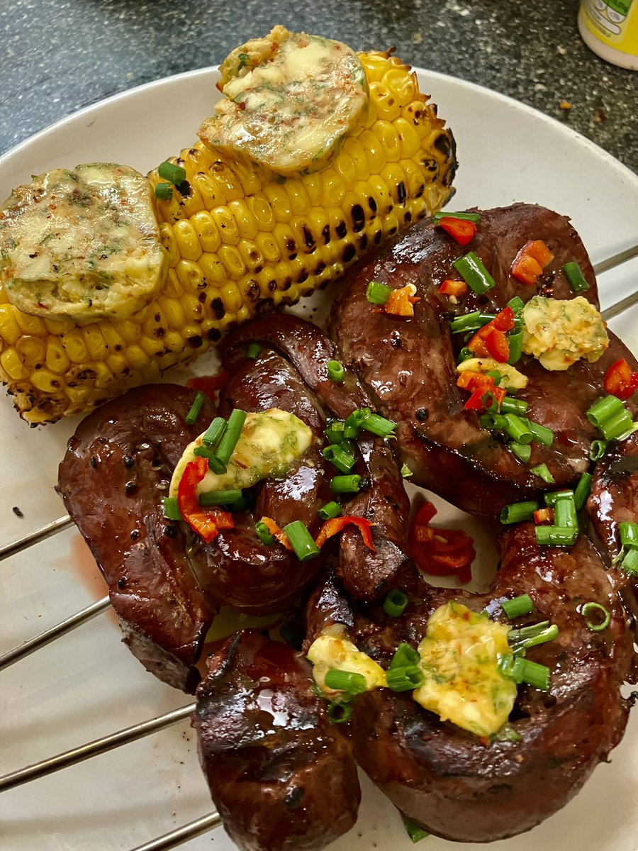 tantrictrevbbq's tweet photo. Venison heart Skewers. Marinaded last night in tamarind and chipotle. Served up with cowboy butter and sweet corn. Sprinkled with Chives and chilli. Took less the 15 mins on the mini Kamado. Robert Hawker Venison #venison #venisonskewer #minikamado #cowboybutter https://t.co/whHSKe1OrO