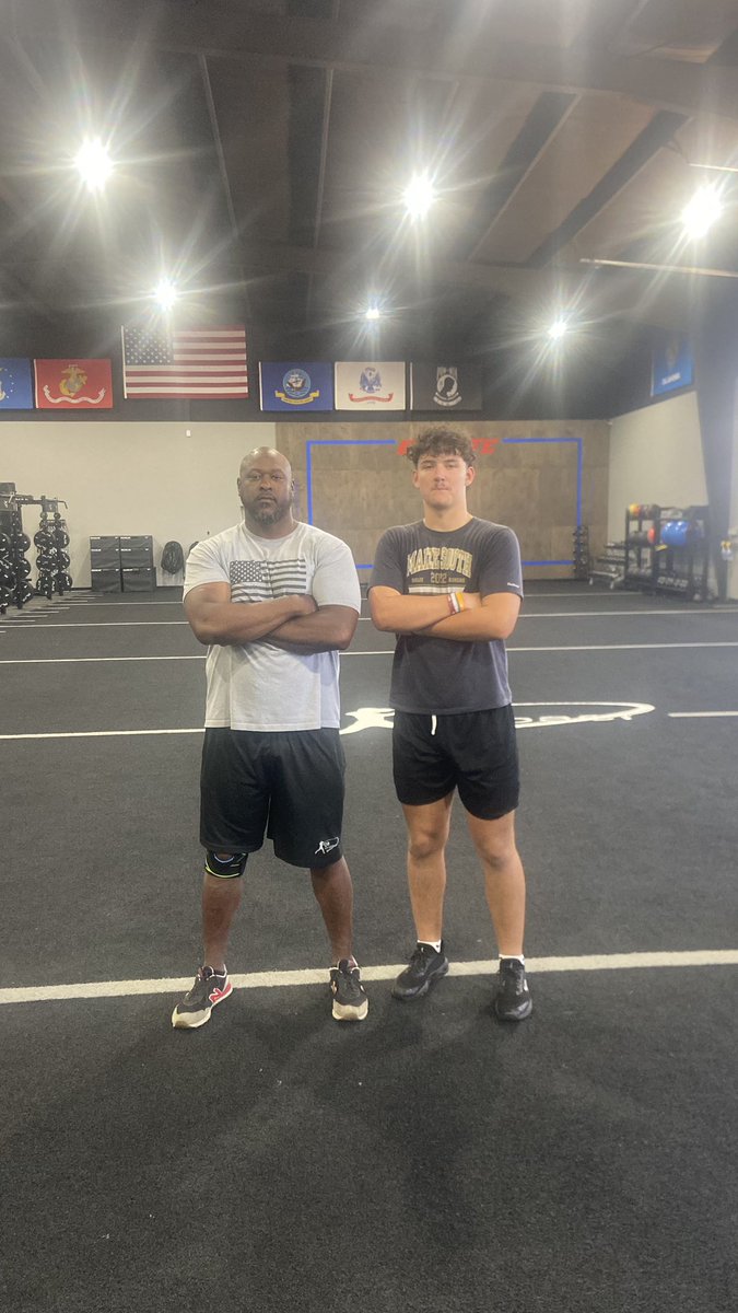 LinemanUnivers1's tweet photo. All the way from Wichita Kansas, 2026 MSHS DE @HigginsHunter11 making the drive to OKC to get some work with NFL great @JimmyWilkerson #LineU https://t.co/2NFA4GFfB4