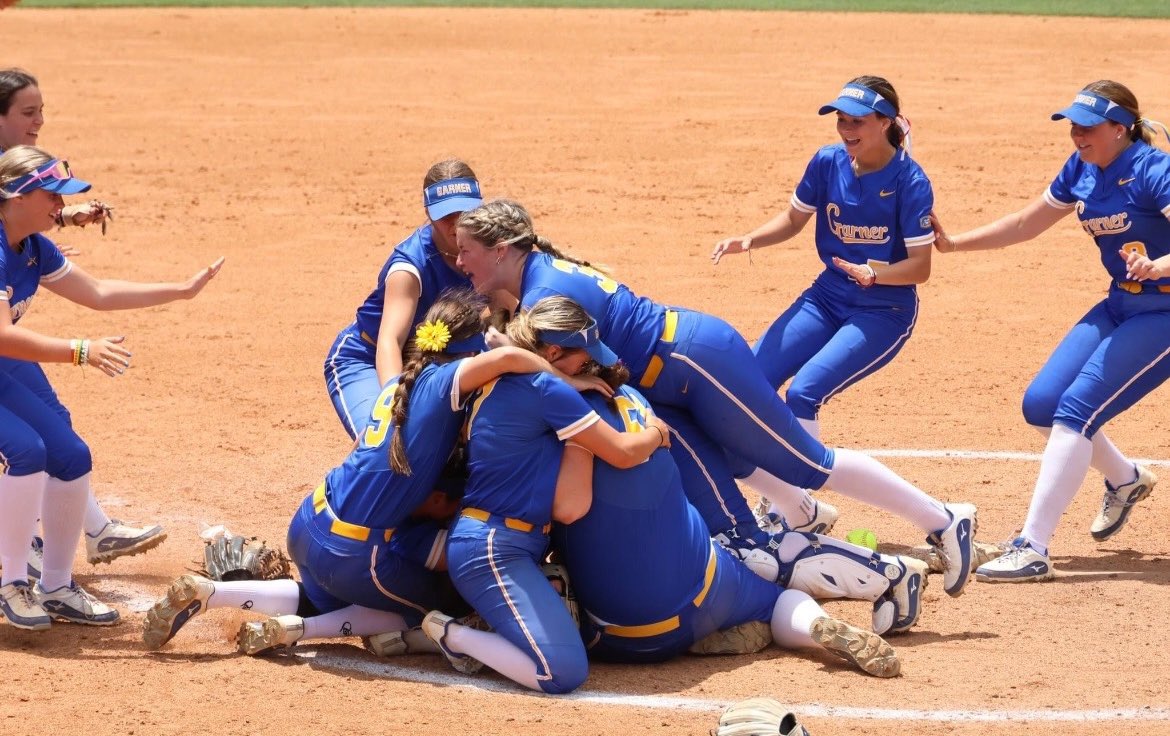 BaileyRadford25's tweet photo. NC 4A STATE CHAMPIONSHIPS!!!! I couldnโt ask for a better team. #GarnerStrong๐๐ @garnersoftball @garnerelite06 https://t.co/qSgL4aVNUX