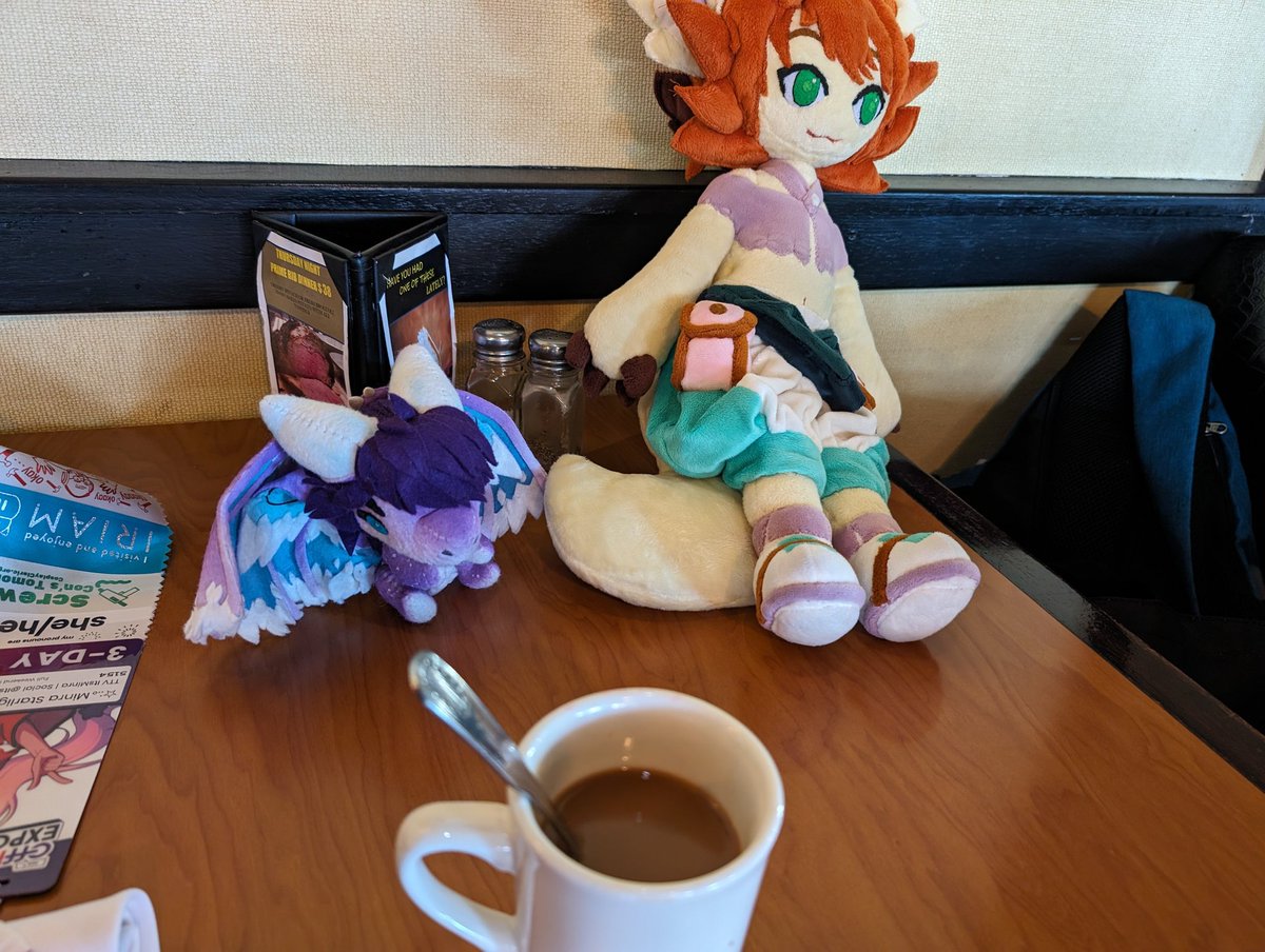 Its_Minra's tweet photo. 🎶The best part of waking up, it sharing coffie with your pet fox🎶
 me and @SophiaFoxVT sharing a coffee together :3
#offkai2024 #OffkaiExpo #Vtuber https://t.co/T9Uos4OBDx