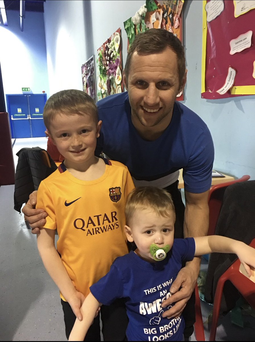 kippa_10's tweet photo. Legend. Love to his family. https://t.co/oNn6NpbI4J