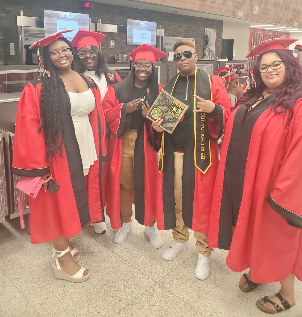 Love these kids!

<a href="/jhsgrad/">jhsgrad</a>
<a href="/jeff_principal/">Mark Preston</a>