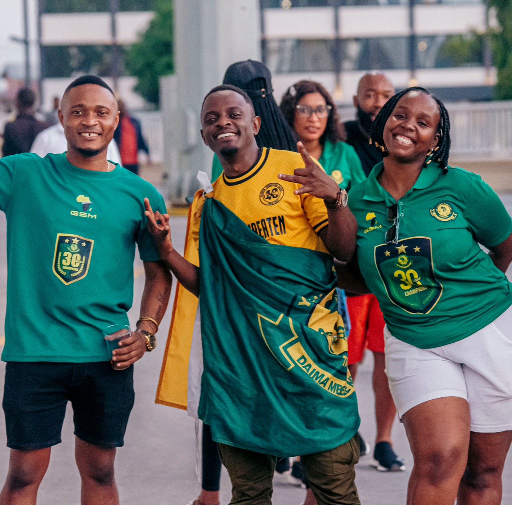 Yaan leo tunawabutua Azam pamoja na Mashoga zao.