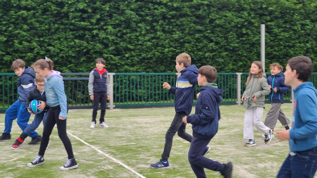 MadyDorchies's tweet photo. ✂️Inauguration du plateau multisports en accès libre pour les jeunes et les scolaires à #Genech , une nouvelle structure #sportive de #proximité financée par la Région @hautsdefrance à hauteur de 36 923€.
Le Sport pour tous et partout avec les #hautsdefrance
@xavierbertrand https://t.co/X7DVKFi2A0