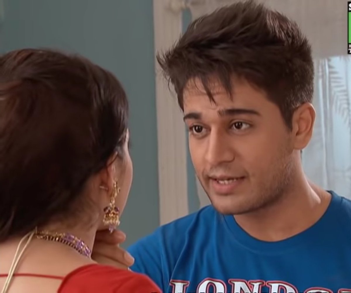 AdhiraMoonchild's tweet photo. He's so freaking soft😭😭❤❤❤❤
#GauravKhanna #BHBK #KrishVaishnav https://t.co/QYyQAM6lR4