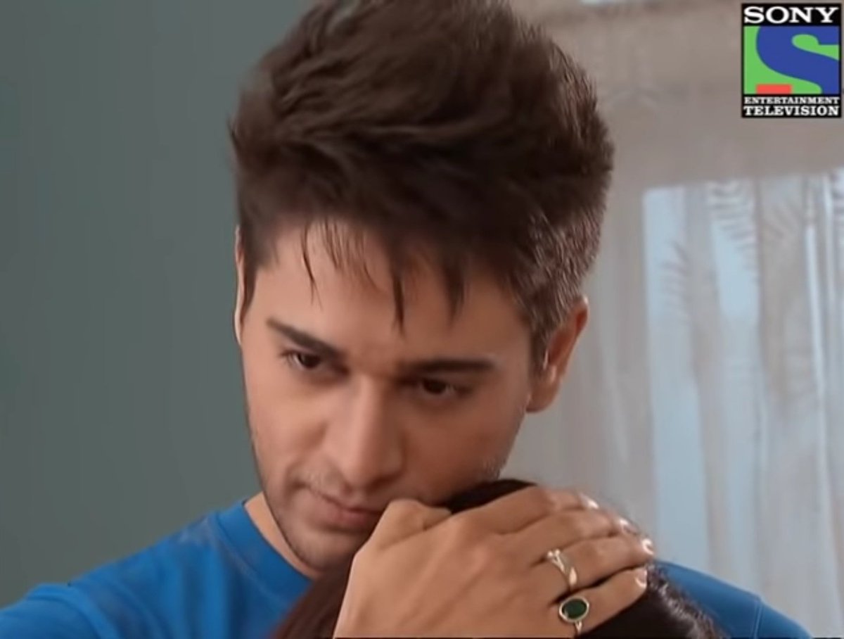 AdhiraMoonchild's tweet photo. He's so freaking soft😭😭❤❤❤❤
#GauravKhanna #BHBK #KrishVaishnav https://t.co/QYyQAM6lR4