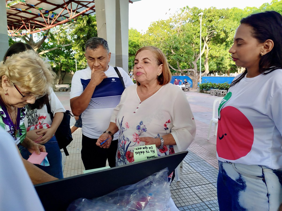 alcaldiabquilla's tweet photo. 🧠¡CHATLEMOS ya está en las calles!♥️

Visitamos el parque Las Nieves con nuestro equipo de psicólogos para brindar herramientas de gestión emocional a la comunidad. ¡Proteger la salud mental de los barranquilleros es nuestra prioridad!🙌🏼 https://t.co/BN3cZDm9OV
