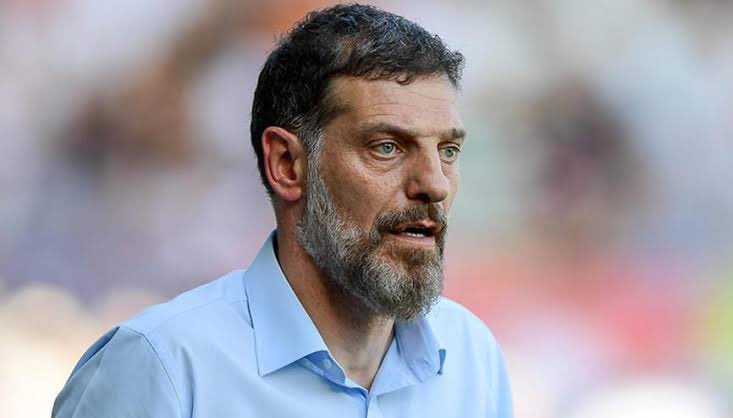 Hafta içi Slaven Bilic’le en üst düzeyde yüz yüze görüşme yapıldı. Görüşme pozitif havada geçti. 

* Bu görüşmenin ardından dün Beşiktaş, Slaven Bilic’e “bir süre bekleyeceğiz” bilgilendirmesi yaptı.

Bu durumdan dolayı Slaven Bilic listeden çıktı diyemeyiz ancak “listede