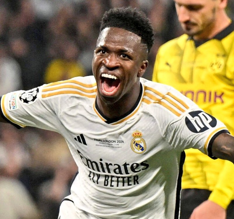 RudyGaletti's tweet photo. 🚨🗣️ EXCL | The PIF got back in touch with #ViniciusJr a month ago, after the first contact last summer.

📌 The 🇧🇷 confirmed to the 🇸🇦 negotiator that he doesn't want to leave #RealMadrid next season ❌, but remains open to evaluating possible new proposals in the coming years. https://t.co/QhTlnX9s1V