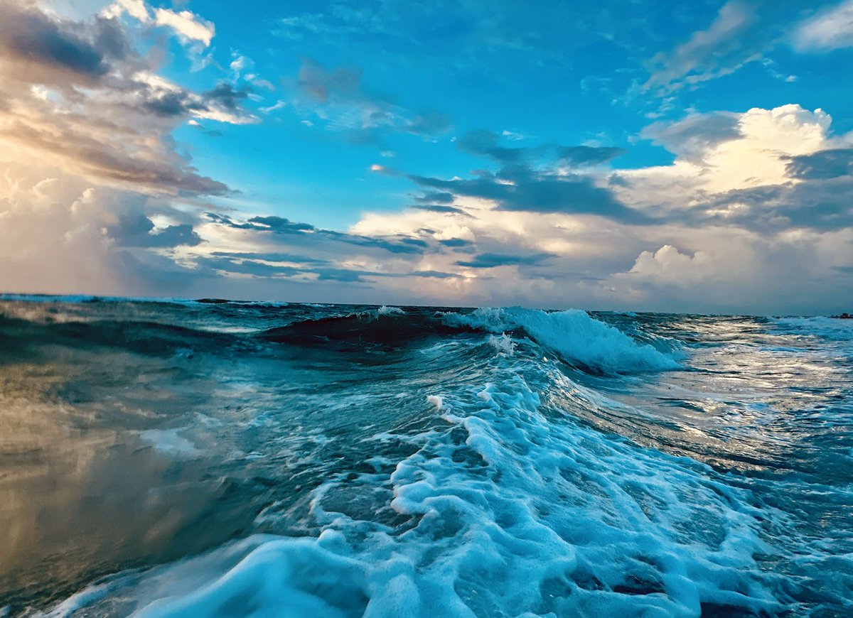 angeline_cesar_'s tweet photo. AfterTheTempest.
#light #color #space #oceanlovers #artistlife #miami #miamibeach https://t.co/QeqPzg10TV