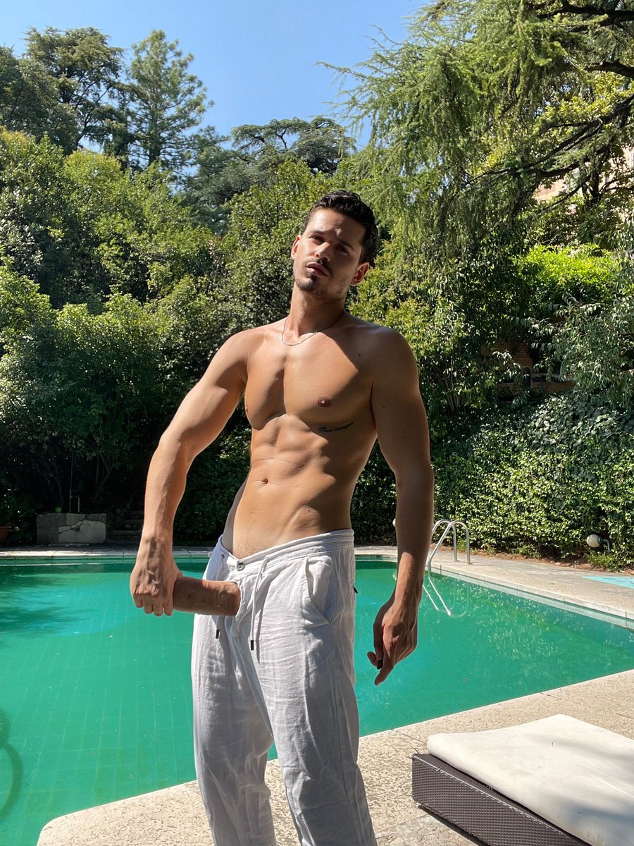 hunk_marc's tweet photo. Soft or hard? Which one would you suck?😋
https://t.co/PsZfa8Xyh4 https://t.co/MFzeBJw6C5