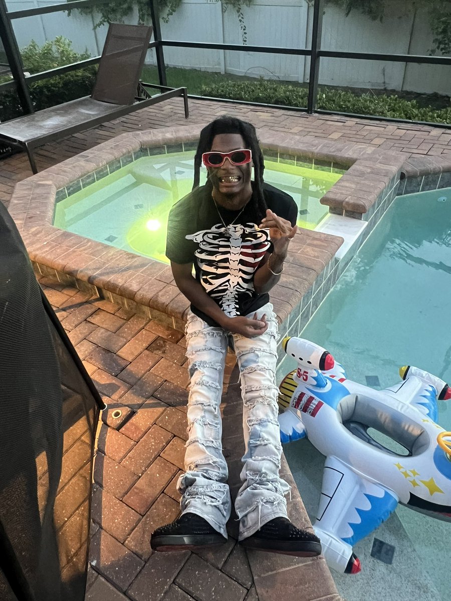 C5ivefrom438's tweet photo. 🪦🖤🅱️ #KatchEmStretchEm https://t.co/Y1NspCK83g