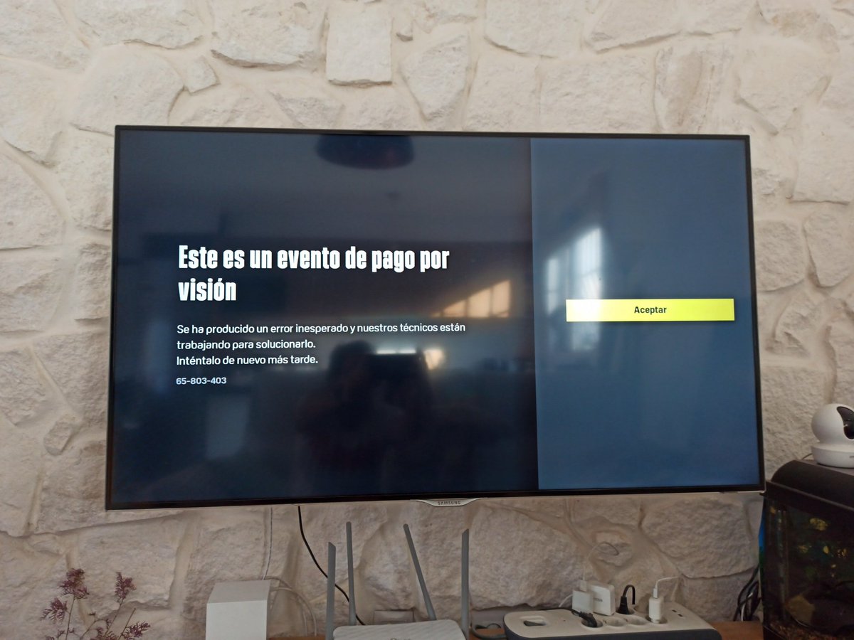 chogoryk2's tweet photo. @DAZN_ES @dazn Pagar 25€ de suscripción para que te salga esta notificación es de vergüenza!!!
Normal que la gente tenga IPTV.... De vergüenza! https://t.co/NAUZsAZxlV