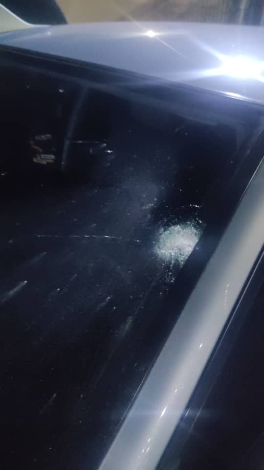 edifchuruata's tweet photo. (9) El día 29/05 alrededor de las 12 am lanzaron varias botellas desde pisos altos del edif churuata al estacionamiento q da a ventanas de los aptos A y D. Se presume fue desde el apto 1-17D (q ya habia sido desalojado) causando daños a carros de varios copropietarios. https://t.co/7N7zj3goKx