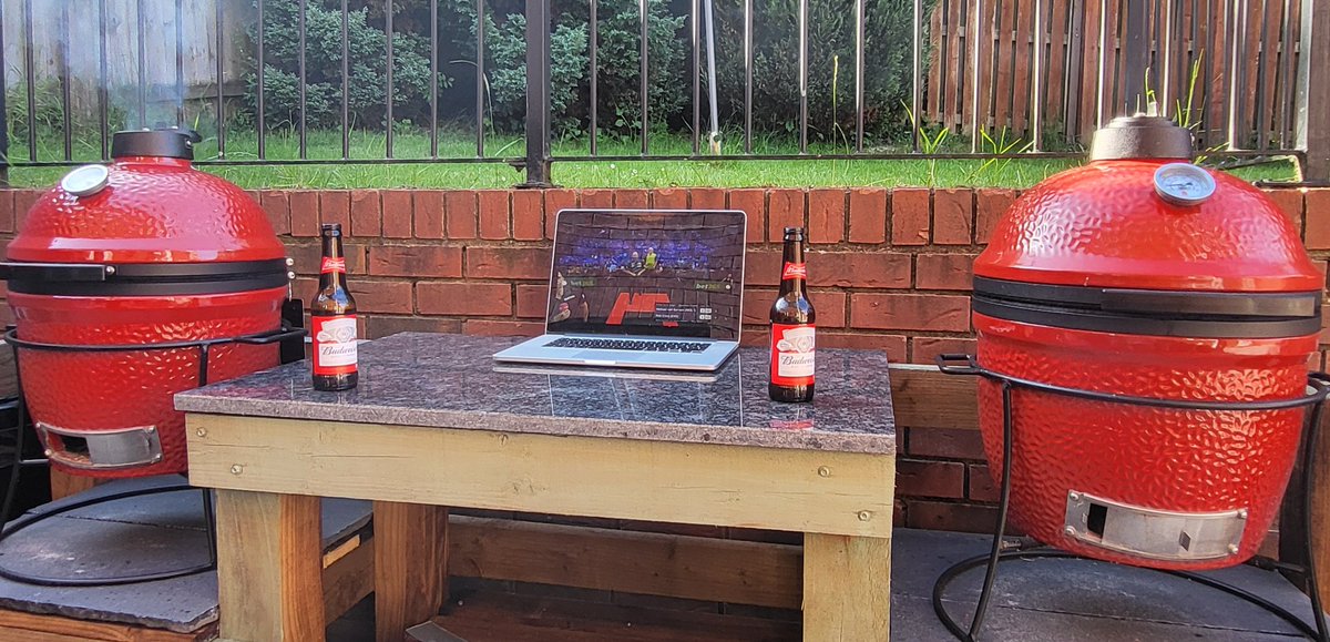 AldaviesAlison's tweet photo. Chicken and ribs incoming #kamadojoe https://t.co/bfJePXTByl