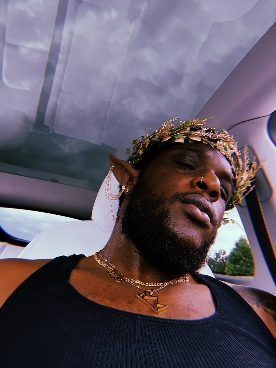 CutObsidian's tweet image. Someone Cum Fuck The Elf King 🤣🧝🏿‍♂️ #nsfwt #nsfwtwt #bbc