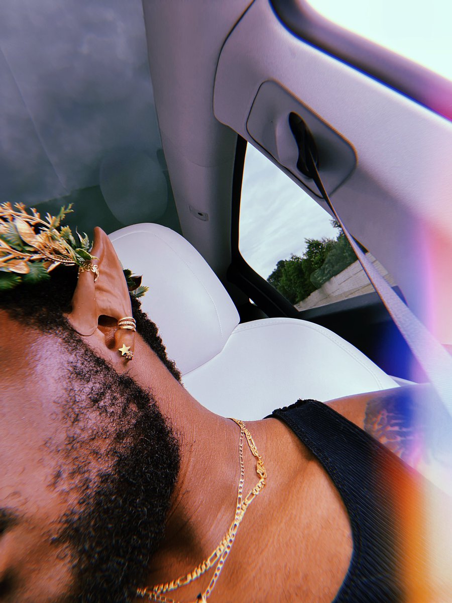 CutObsidian's tweet image. Someone Cum Fuck The Elf King 🤣🧝🏿‍♂️ #nsfwt #nsfwtwt #bbc