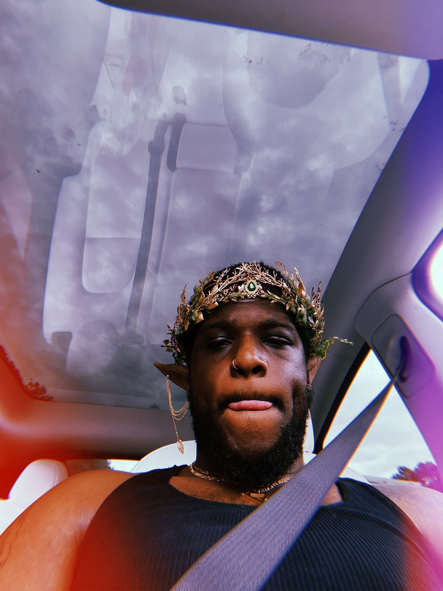 CutObsidian's tweet image. Someone Cum Fuck The Elf King 🤣🧝🏿‍♂️ #nsfwt #nsfwtwt #bbc