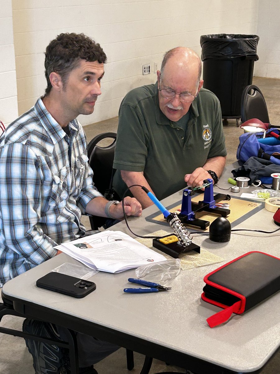 AtlantaHamfest's tweet photo. Plenty of activities yesterday at the hamfest, Dipole Build and North Fulton ARL kit build, fun to be had https://t.co/yKT2BNm3tN