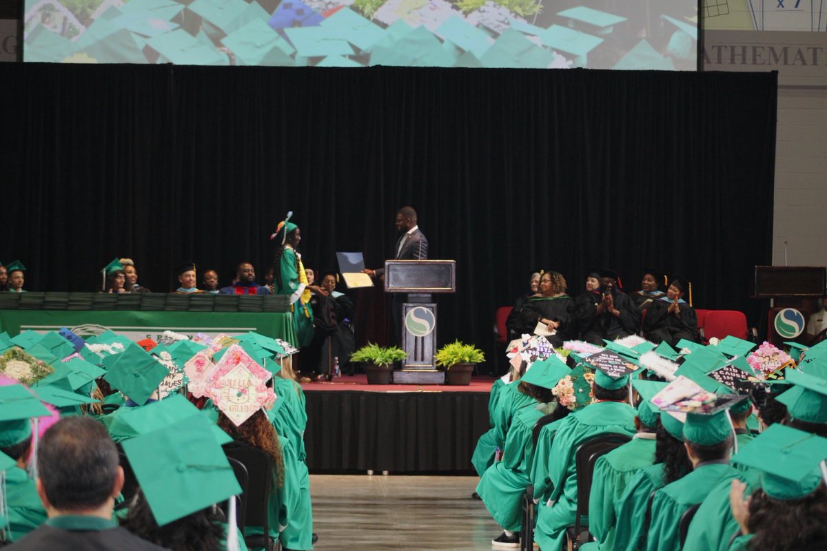 To the class of 2024: YOU DID IT — overcoming a once-in-a-generation pandemic took RESILIENCE

Honored to join <a href="/SPRINGHIGHLIONS/">Spring High School</a> to celebrate the achievements of this senior class

We’re all so proud of you 💪🏾🎉