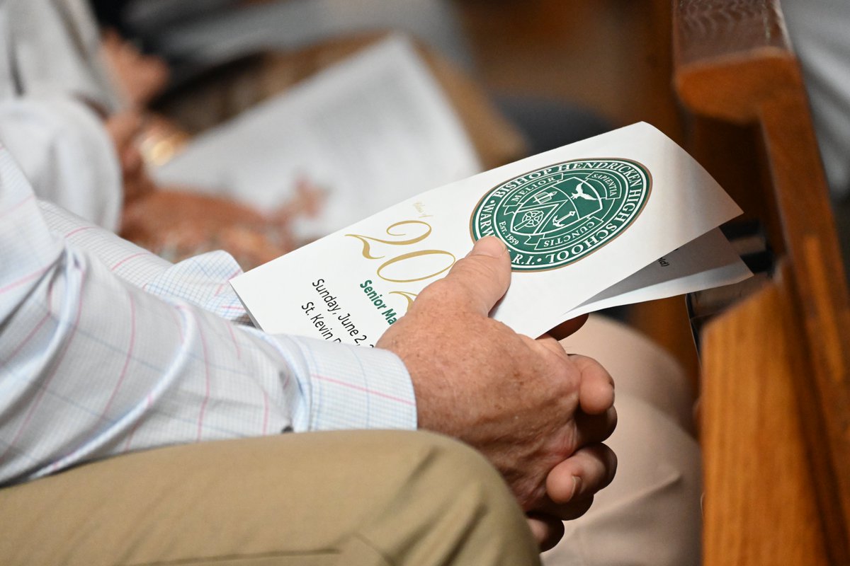 HendrickenHawks's tweet photo. Each year, the graduating class gathers together to kick off Senior Week with Senior Mass &amp; Breakfast. Today, the Class of 2024 and their families joined together to pray, reflect, and celebrate. 🎓 https://t.co/MefTaVS7NG