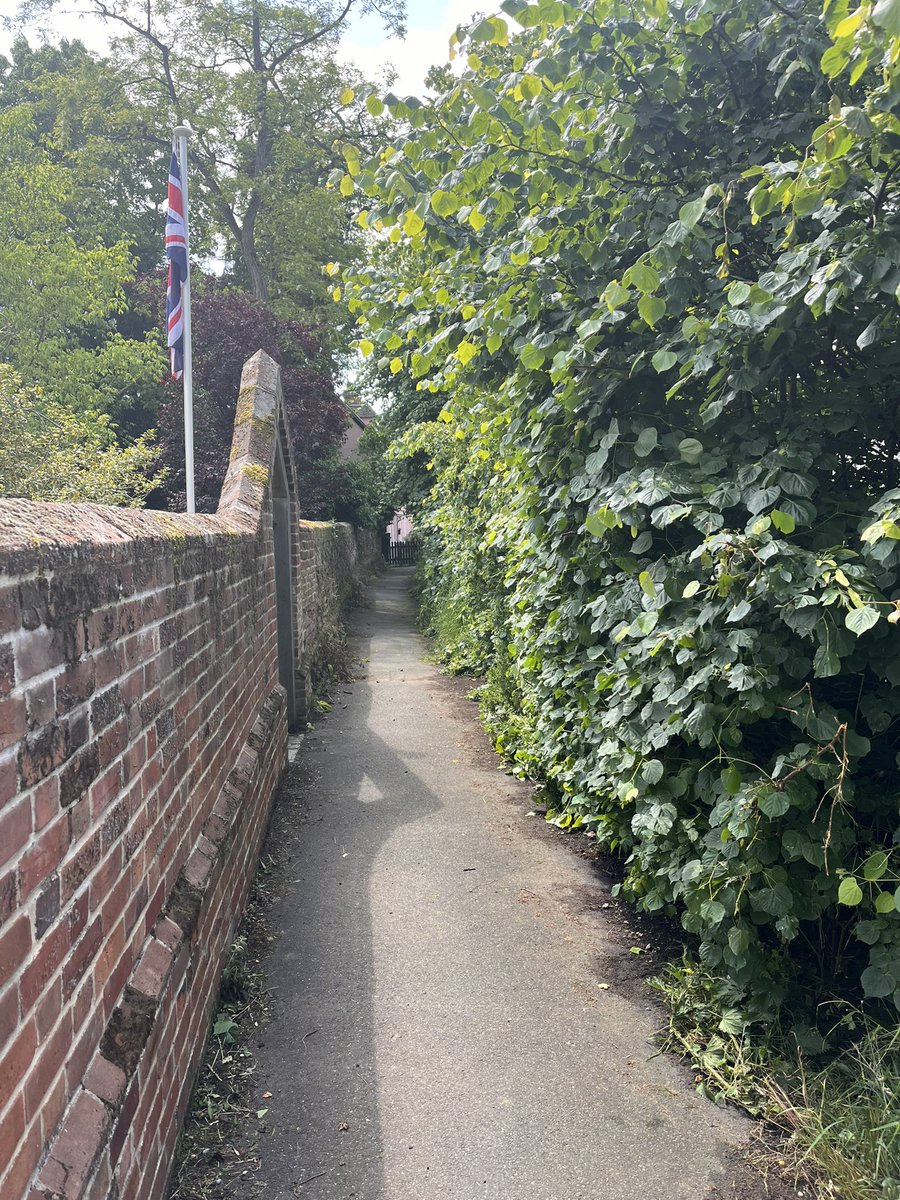 DH_Maintenance's tweet photo. When you have #bankholidays & the #weather is #awful sometimes working on #Sundays is needed to try & help catch up & try to stay on track- so it was a #parishcouncil work day today - the #publicfootpath needed #clearing & #access on #pavement needed a cut back 👍 https://t.co/MRvk3prtdU