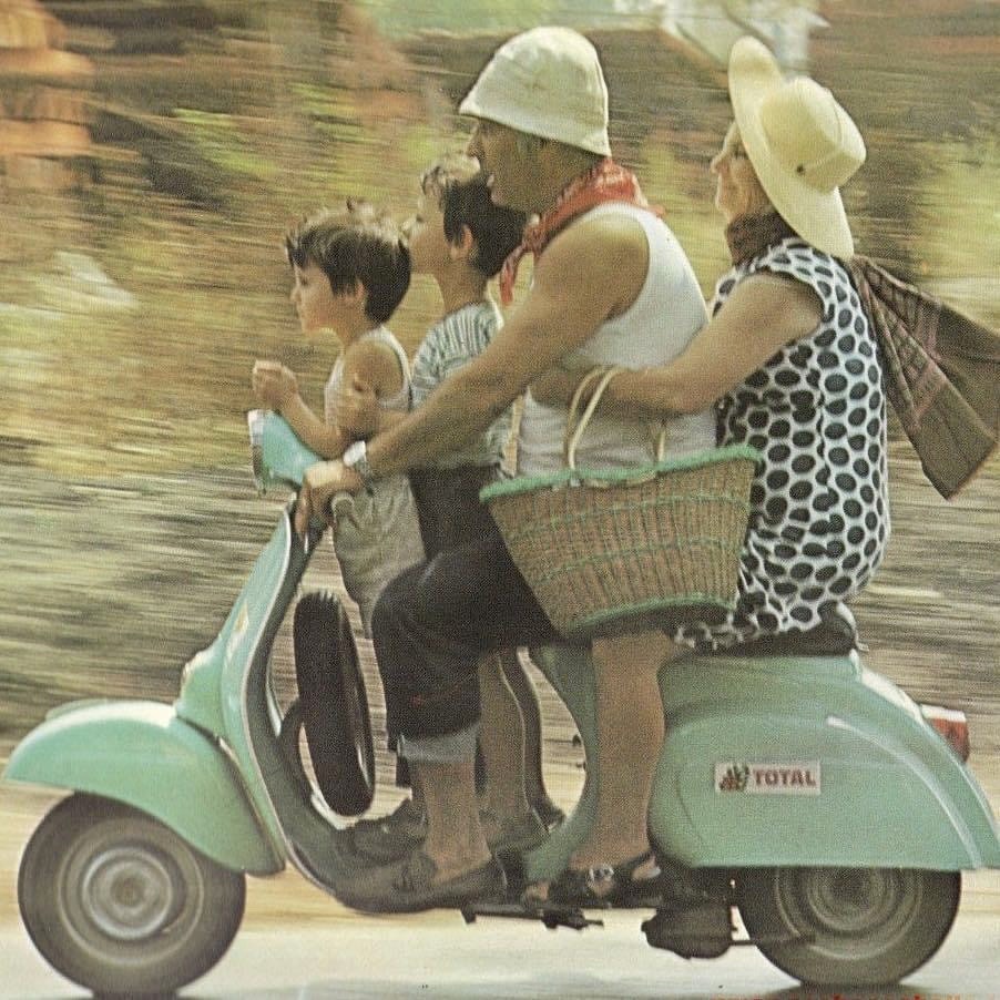 vintagestuff4's tweet image. Summer 1974, Italy