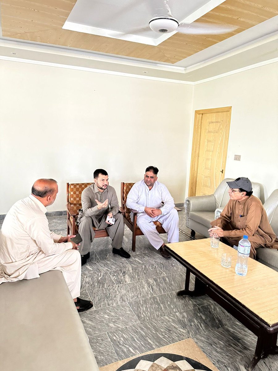 ImranPp11's tweet photo. راولپنڈی۔
      (جراحی ہاوُس اڈیالہ)
                    آج ایم پی اے پی پی ۱۱
                              چودھری عمران الیاس صاحب 
نے چھٹی کا دن اپنے حلقہ کی عوام میں گزارا۔
( جراحی ہاوُس) میں آئے ہوئے حلقہ کے معزز لوگوں کے ساتھ خوشگوا ملاقات کی۔ https://t.co/JAT9w1xbfA