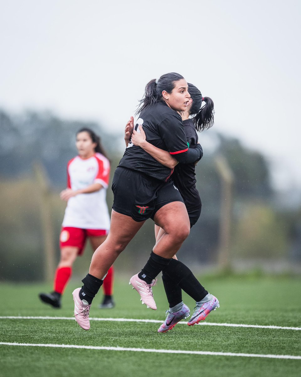 femeninoCABR's tweet photo. Segundo tiempo, el resultado va

Boston river 1 - 1 Canadian 

#vamoselboston 🟢🔴 https://t.co/mUxzxYXY42