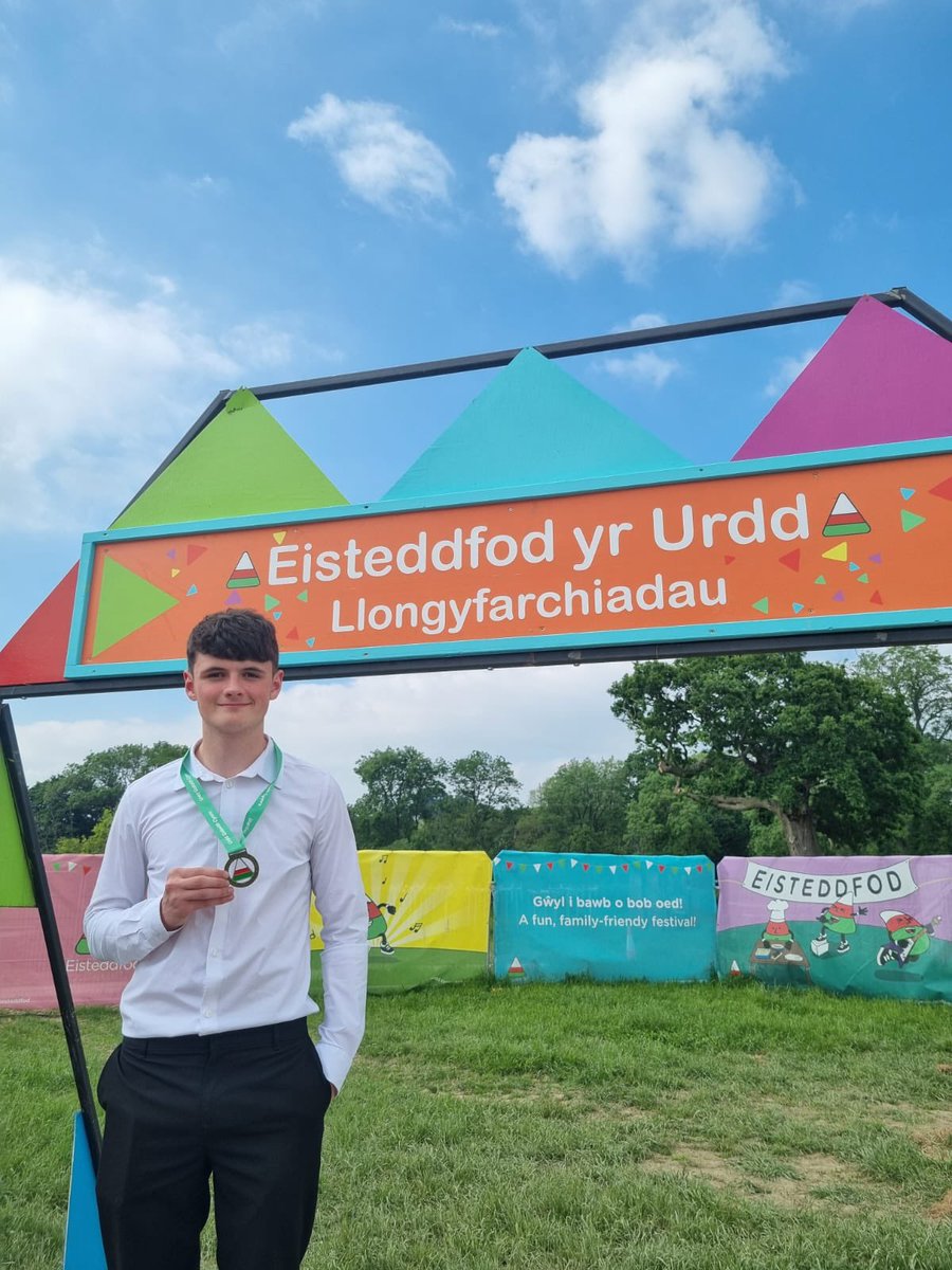 Cerdd Plasmawr tweet media